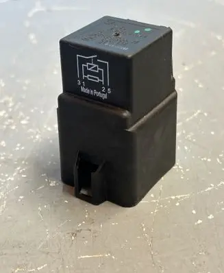 Coolant fan relay