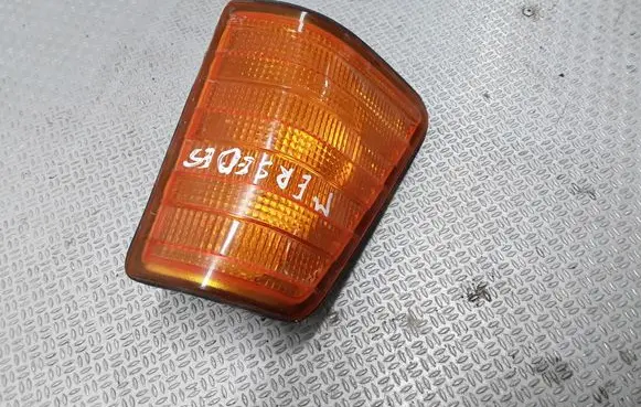 Mercedes-Benz 207 310 Front indicator light 32757R6