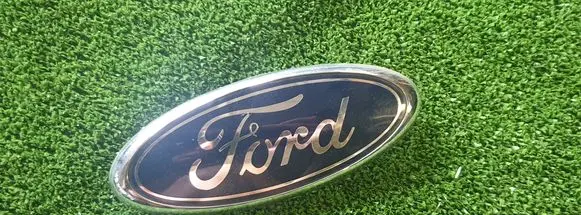 Manufacturer badge logo/emblem