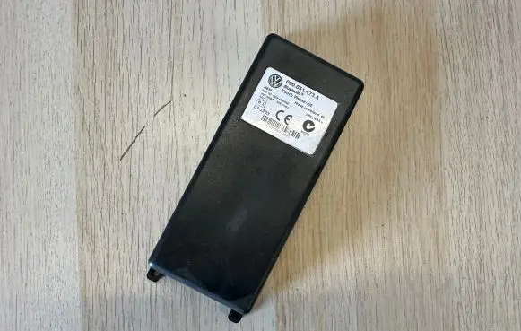 Volkswagen Polo V 6R Bluetooth control unit module 000051473A