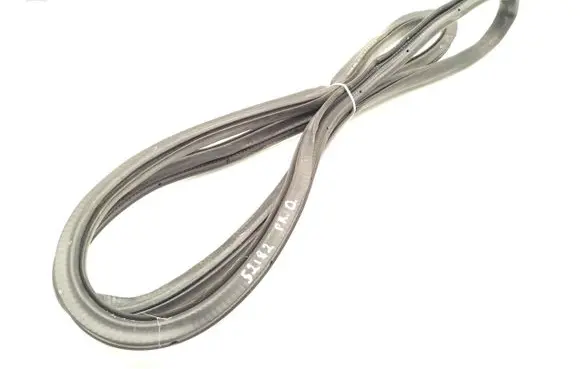 Volkswagen Passat Alltrack Front door rubber seal 