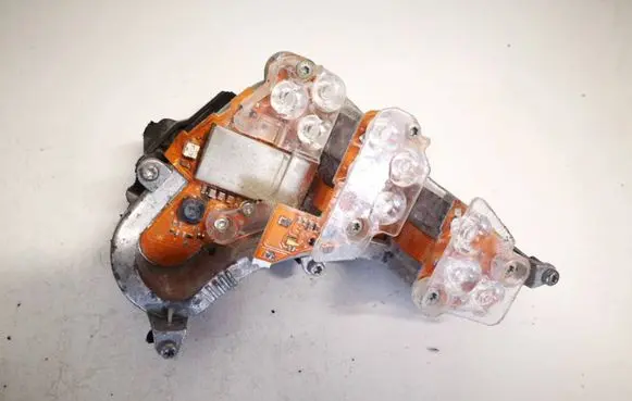 Mercedes-Benz E W212 Headlight ballast module Xenon 68404702 168589-02