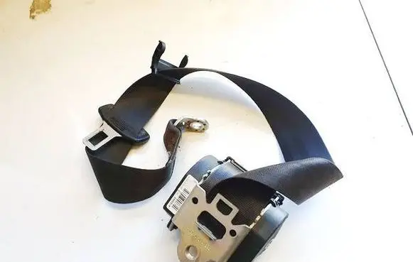 Rear seatbelt