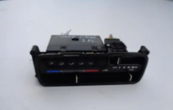 Suzuki Grand Vitara II Climate control unit