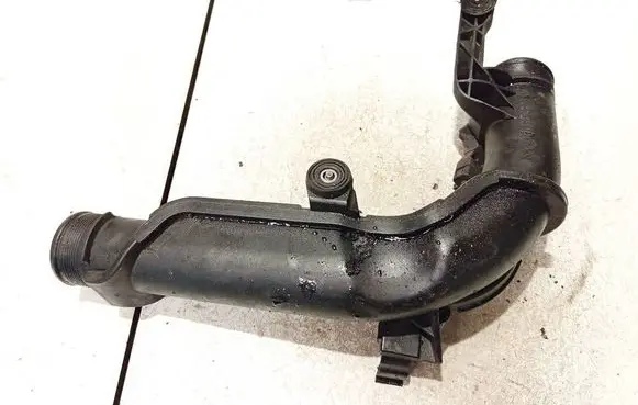 Volkswagen PASSAT B7 Intercooler hose/pipe 1K0145770AE
