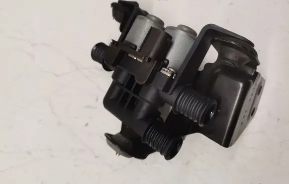 BMW X5 F15 Electric auxiliary coolant/water pump 6910544