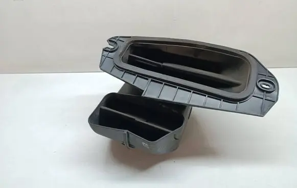 Jeep Grand Cherokee Intercooler air channel guide 68245830AA