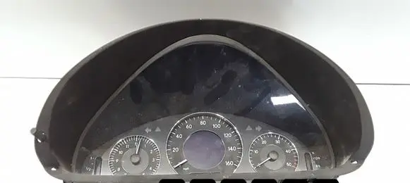 Mercedes-Benz CLK A209 C209 Speedometer (instrument cluster)