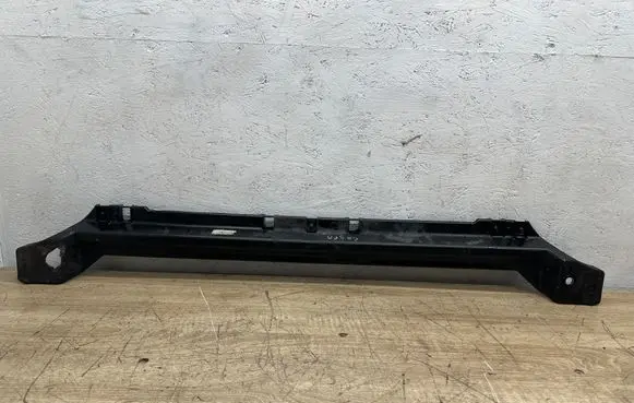 Porsche Cayenne (92A) Bottom radiator support slam panel 7P0805551
