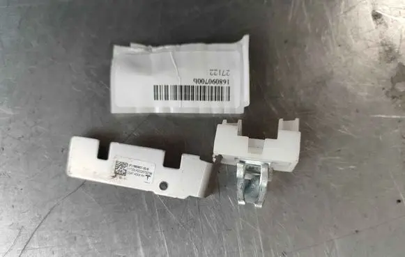Tesla Model Y Other interior part 168090700B