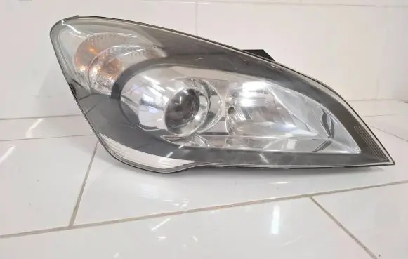 KIA Ceed Headlight/headlamp 921021H