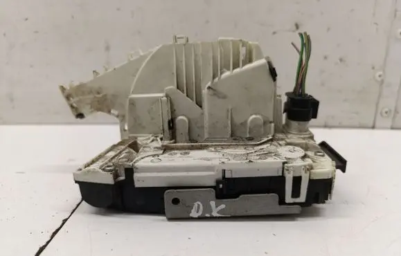 Jeep Cherokee Front door lock P68164389AA
