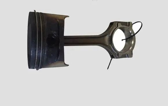 Ford Focus Piston with connecting rod