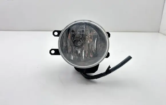 Toyota Auris E180 Front fog light 90008490 8121002110