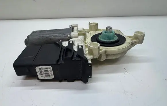 Volkswagen Golf V Rear door window regulator motor 997755102 21105330 6005902