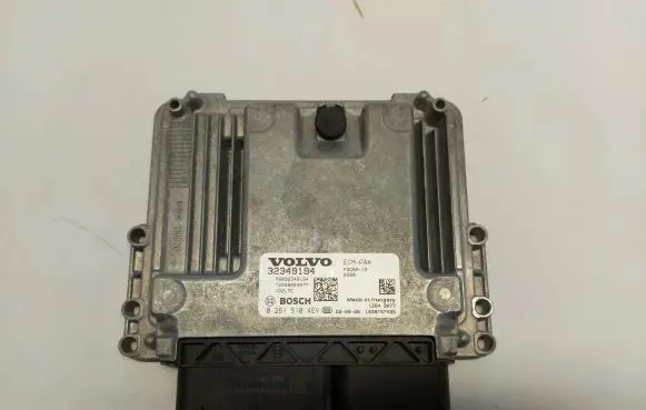 Volvo XC40 Engine control unit/module ECU 32349194