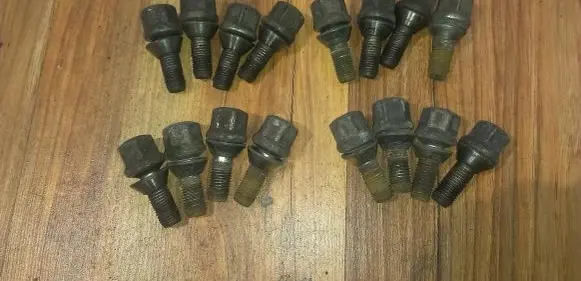 Renault Megane II Nuts/bolts 