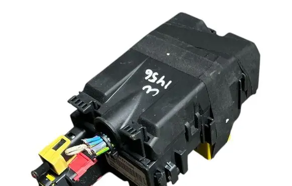Peugeot 208 I Fuse box set 9666232680 2010EC0V01