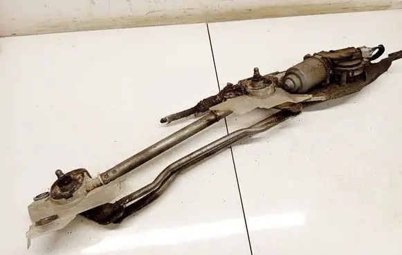 Mazda CX-7 Front wiper linkage and motor 