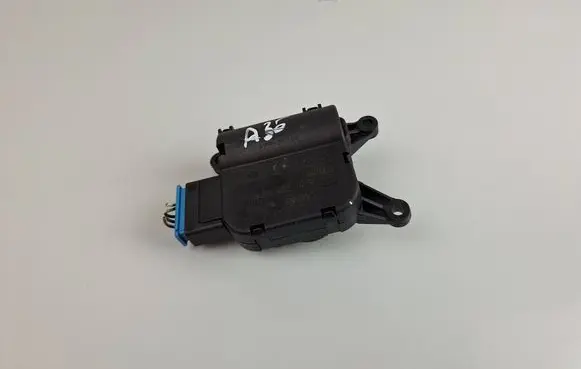 Audi A4 S4 B6 8E 8H Air flap motor/actuator 8E1820511B 0132801303