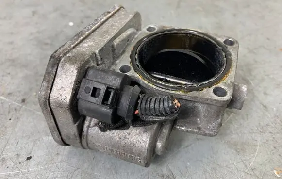 Opel Zafira B Throttle valve 898105210