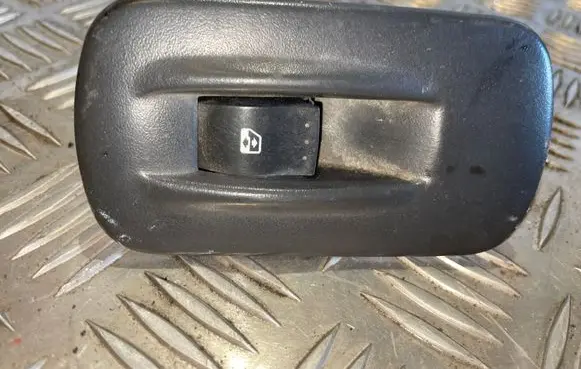 Opel Vivaro Electric window control switch 8200011870