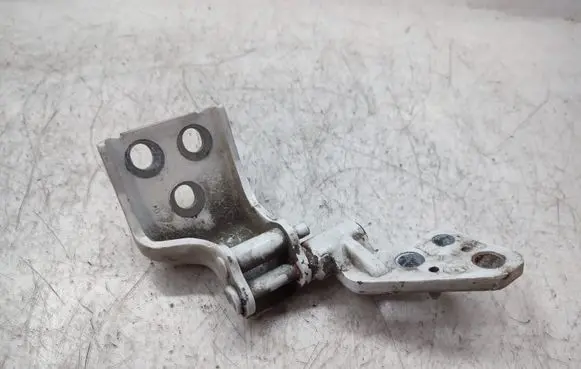 Citroen Berlingo Loading door lower hinge 080D20414
