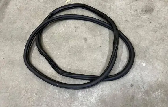 Land Rover Evoque II Front door rubber seal K8D220708AB