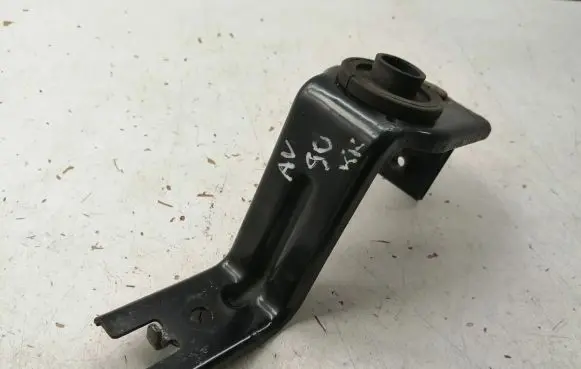 Toyota Avensis T270 Radiator mount bracket 165340R020