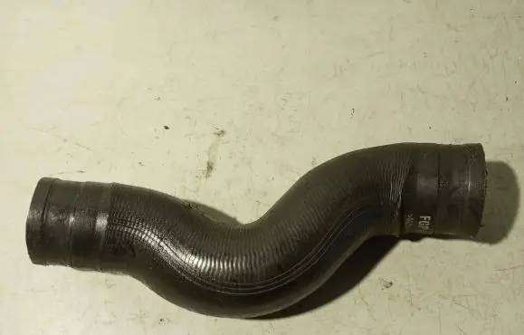 Opel Zafira B Intercooler hose/pipe 55557037 498891241