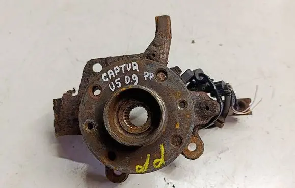 Renault Captur Front wheel hub spindle knuckle 5FAW1F74AW17584