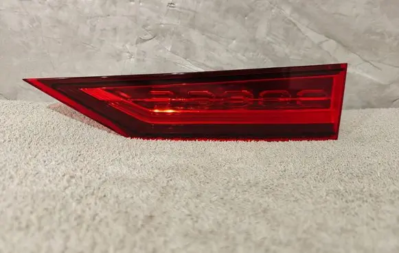 Volvo V60 Tailgate rear/tail lights