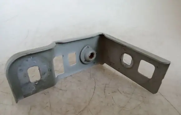 Renault Master III Fender mounting bracket 49D7152R