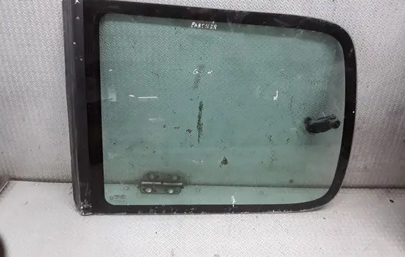 Peugeot Partner Rear side window