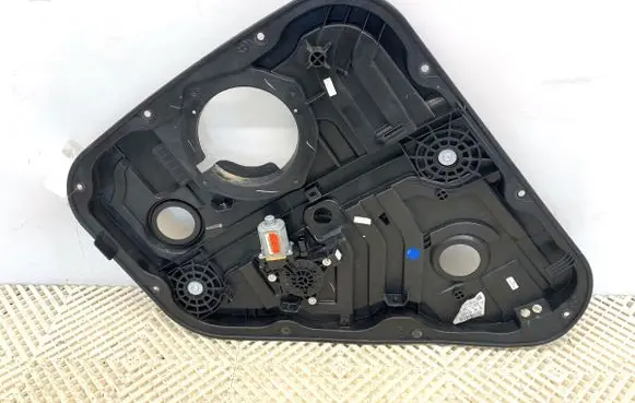Hyundai Tucson TL Rear door window regulator with motor 