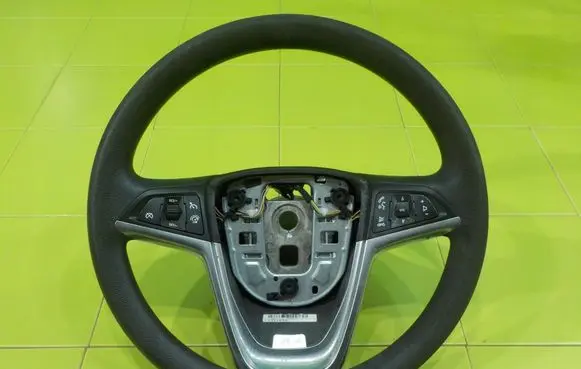 Opel Zafira C Steering wheel 17AB190