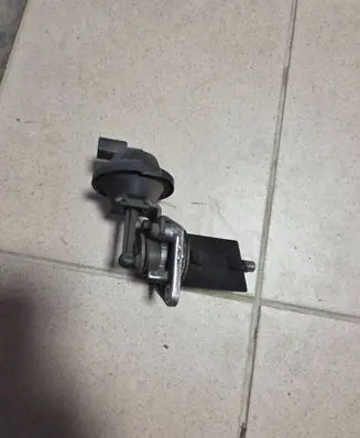 Mercedes-Benz E W124 Throttle valve 6061400231