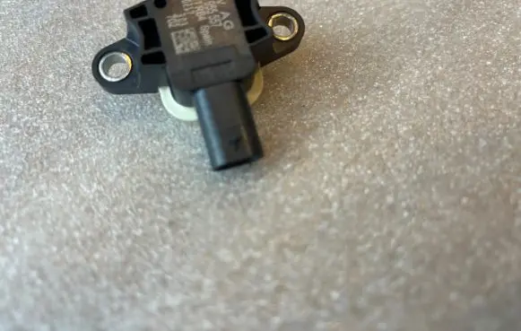 Volkswagen Polo V 6R Airbag deployment crash/impact sensor 4H0955557
