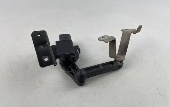 Volkswagen Golf VIII Rear air suspension level height sensor 5WA907127