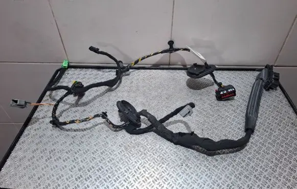 Volvo V50 Front door wiring loom 30772114AE