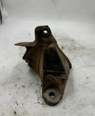 Audi A4 S4 B5 8D Engine mounting bracket 8D0399114L