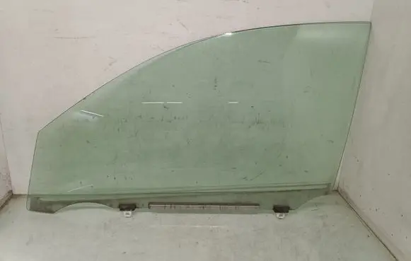 Toyota RAV 4 (XA30) Front door window glass four-door AS2