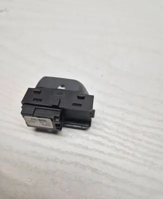 Opel Insignia A Central locking switch button 22899704