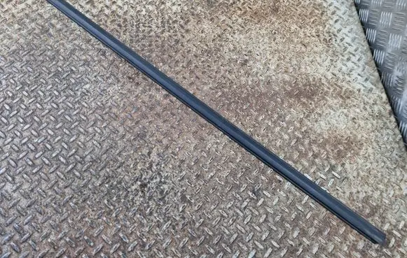 Front door glass trim molding