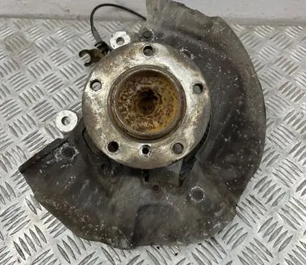 BMW 5 E60 E61 Front wheel hub 6760954