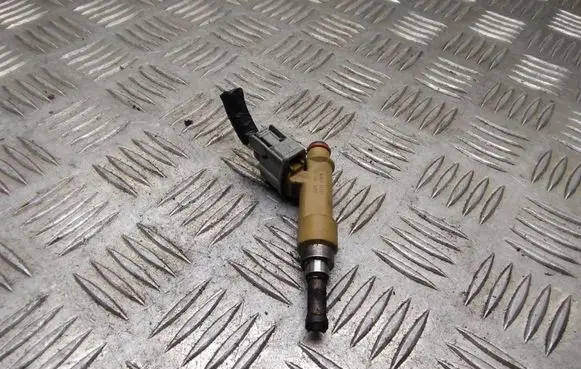 Toyota Prius (XW30) Fuel injector 2325037010