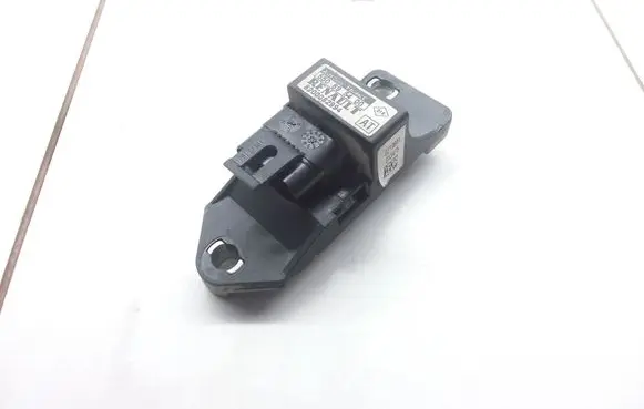 Renault Scenic I Airbag deployment crash/impact sensor 8200082994 550895400