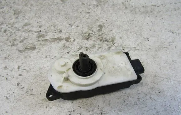 BMW X5 G05 Radiator active air flap actuator 5811R1000