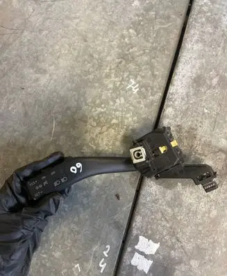 Volkswagen PASSAT B7 Indicator stalk 1K0953513A 01103501 10350163105373