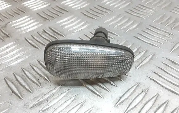 Opel Astra G Front fender indicator light 90560403